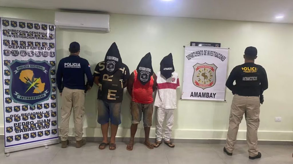 Arrestan a Tres Personas e Incautan 108 Dosis de Cocaína Crack