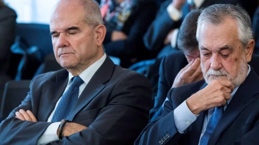 Se revocan las condenas de los expresidentes Chaves y Griñán por el caso ERE