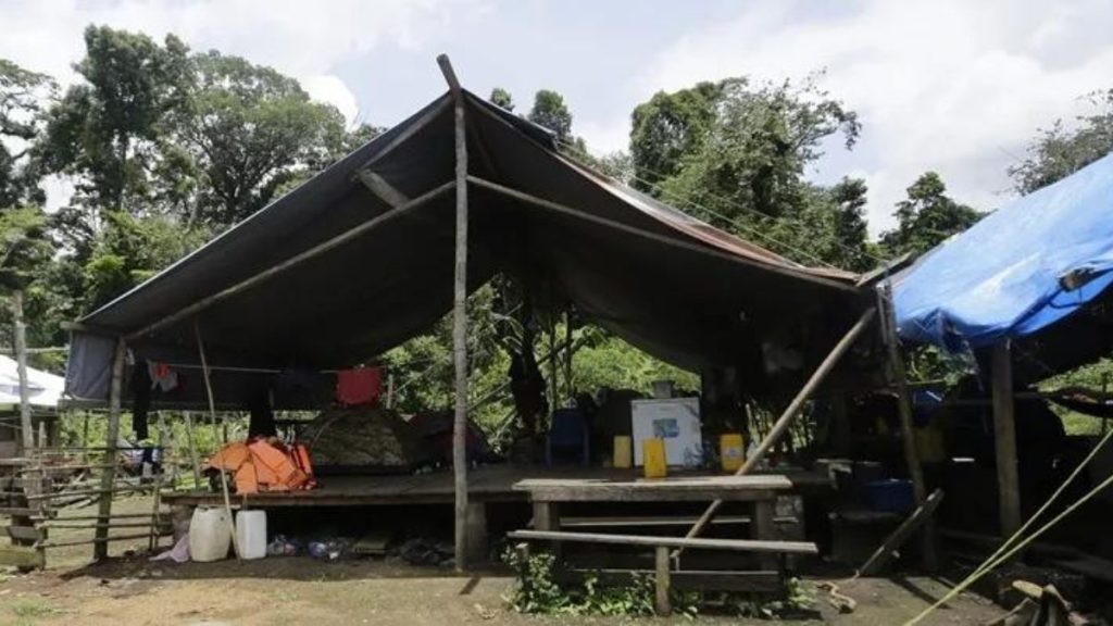 Desmantelan campamento de migrantes en la selva del Darién