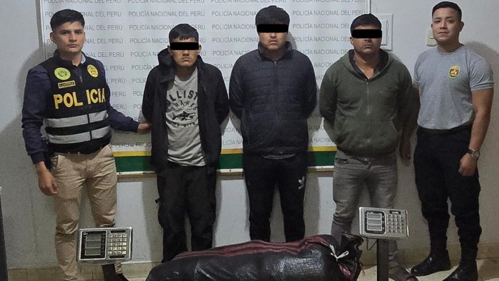 Incautan 46 kilos de marihuana y detienen a cuatro presuntos narcotraficantes en Olmos