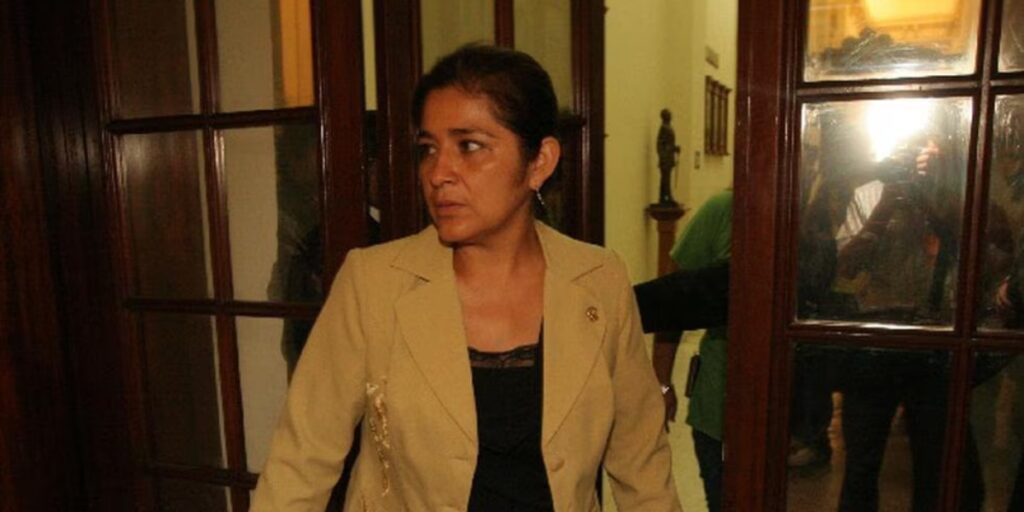 Absolucion de Nancy Obregon