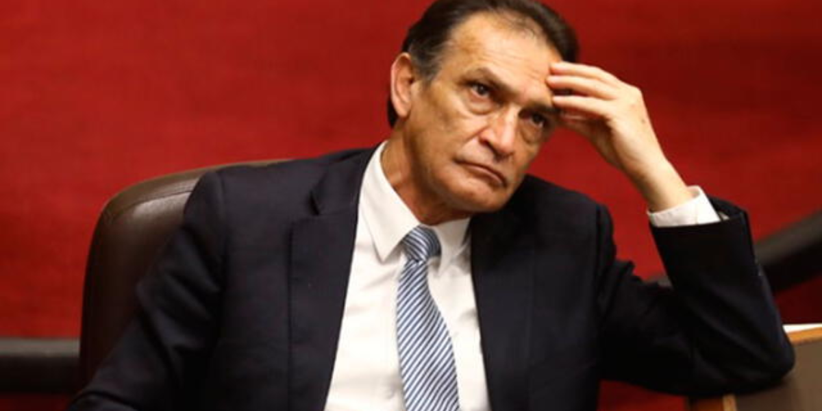 Fiscalía presenta denuncia constitucional contra Héctor Becerril por enriquecimiento ilícito