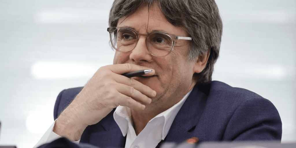 Los fiscales del Supremo deciden pedir la imputación de Puigdemont por terrorismo