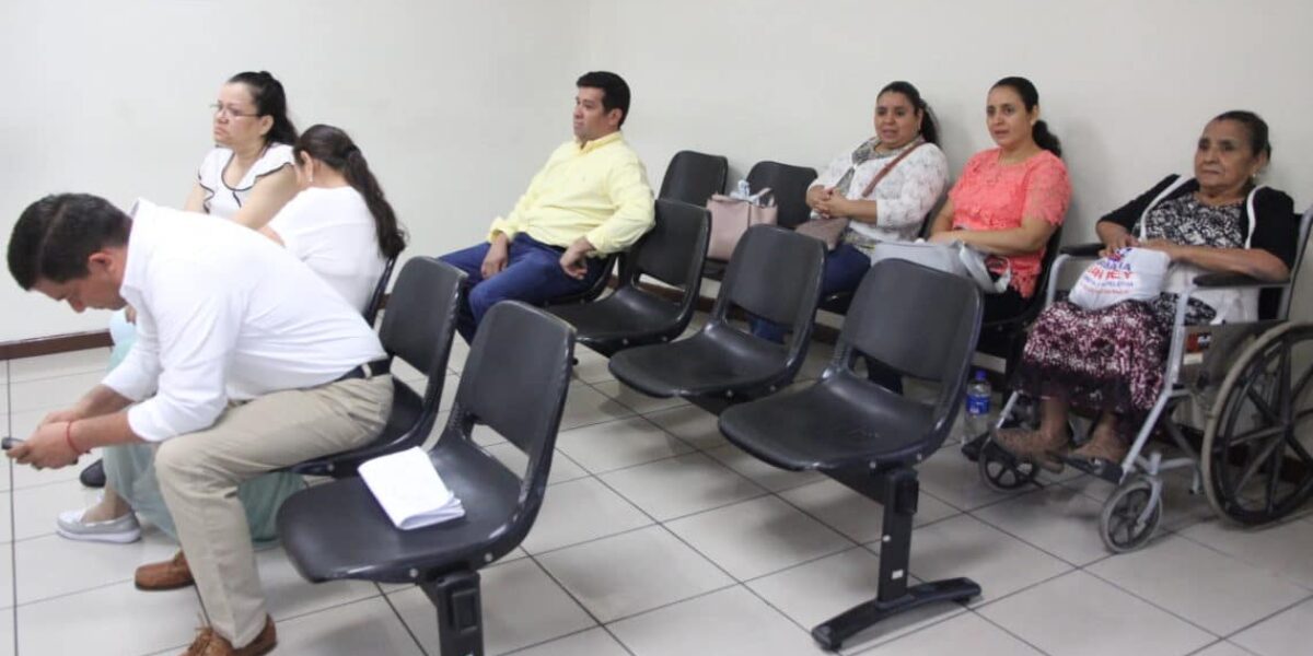 Tribunal absuelve civil y penalmente a familia Flores Batres por presunto lavado de dinero