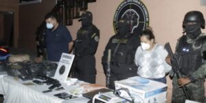 Más de 20 años de cárcel contra cabecilla de la MS-13 y su pareja, capturados en exclusiva zona residencial de la capital