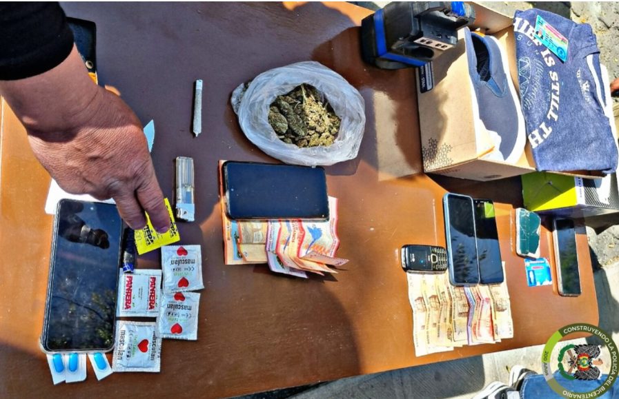 Aprehenden a dos hombres por vender marihuana